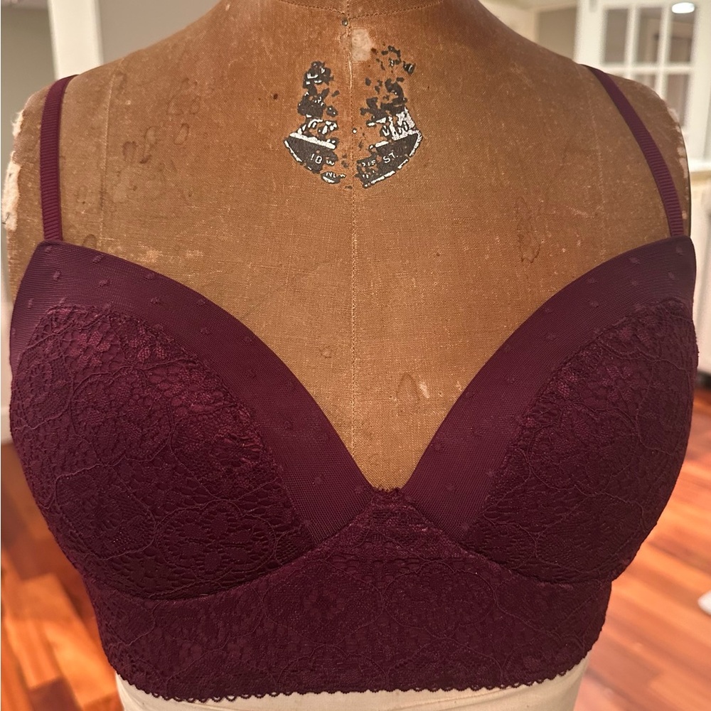 5/$25!! NWT Victoria’ Secret Elegant Lace Burgundy Bralette